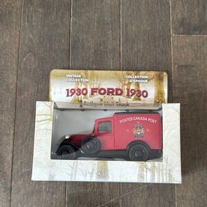Vintage Collection 1930 Ford Antique Mail Truck